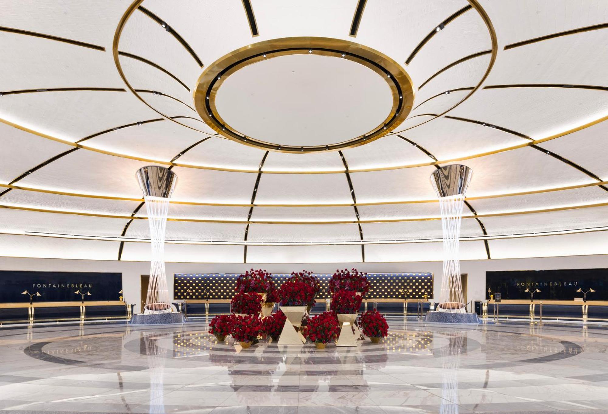 Fontainebleau Las Vegas Bagian luar foto The lobby of the hotel