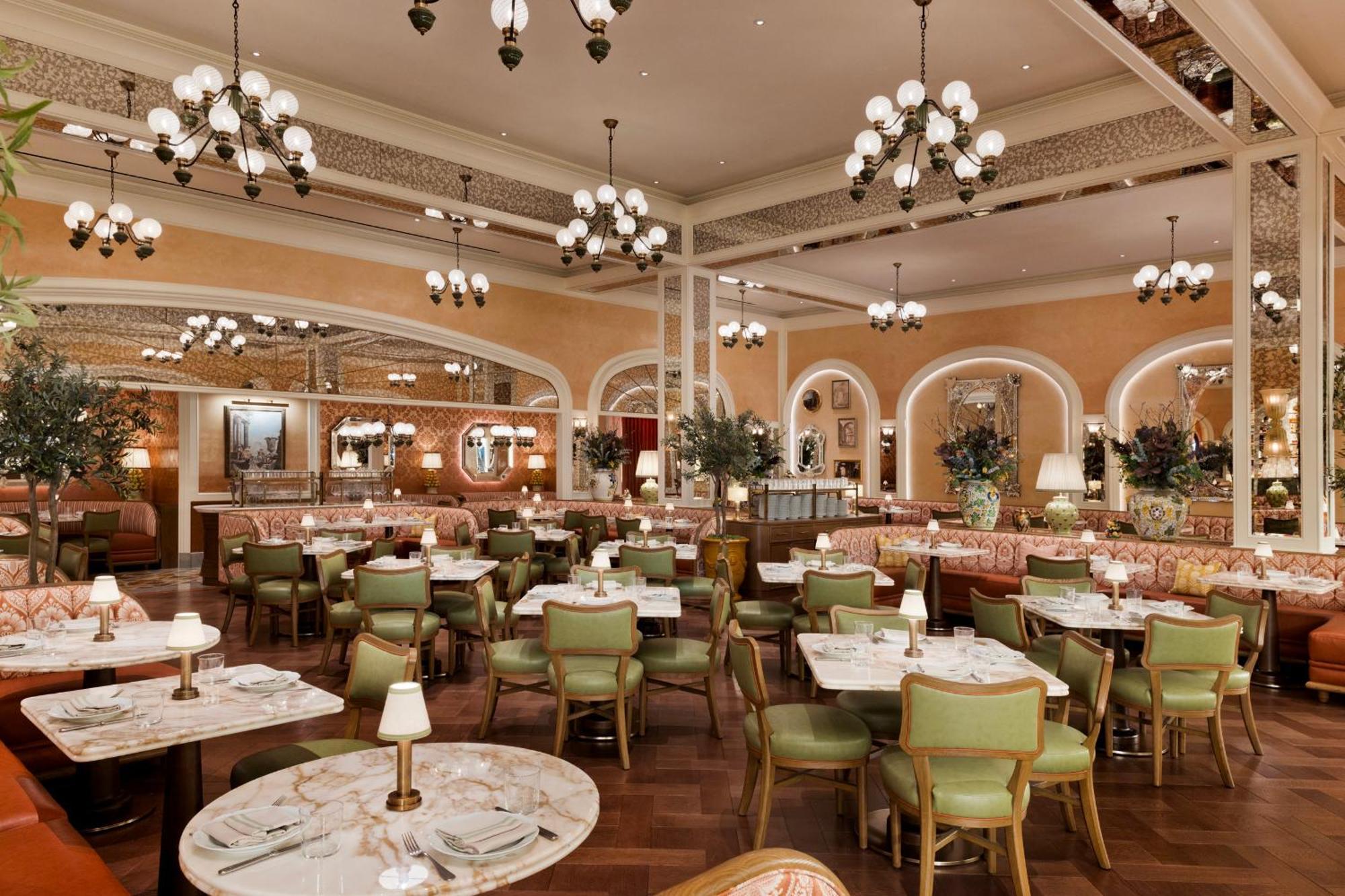 Fontainebleau Las Vegas Bagian luar foto The interior of the restaurant