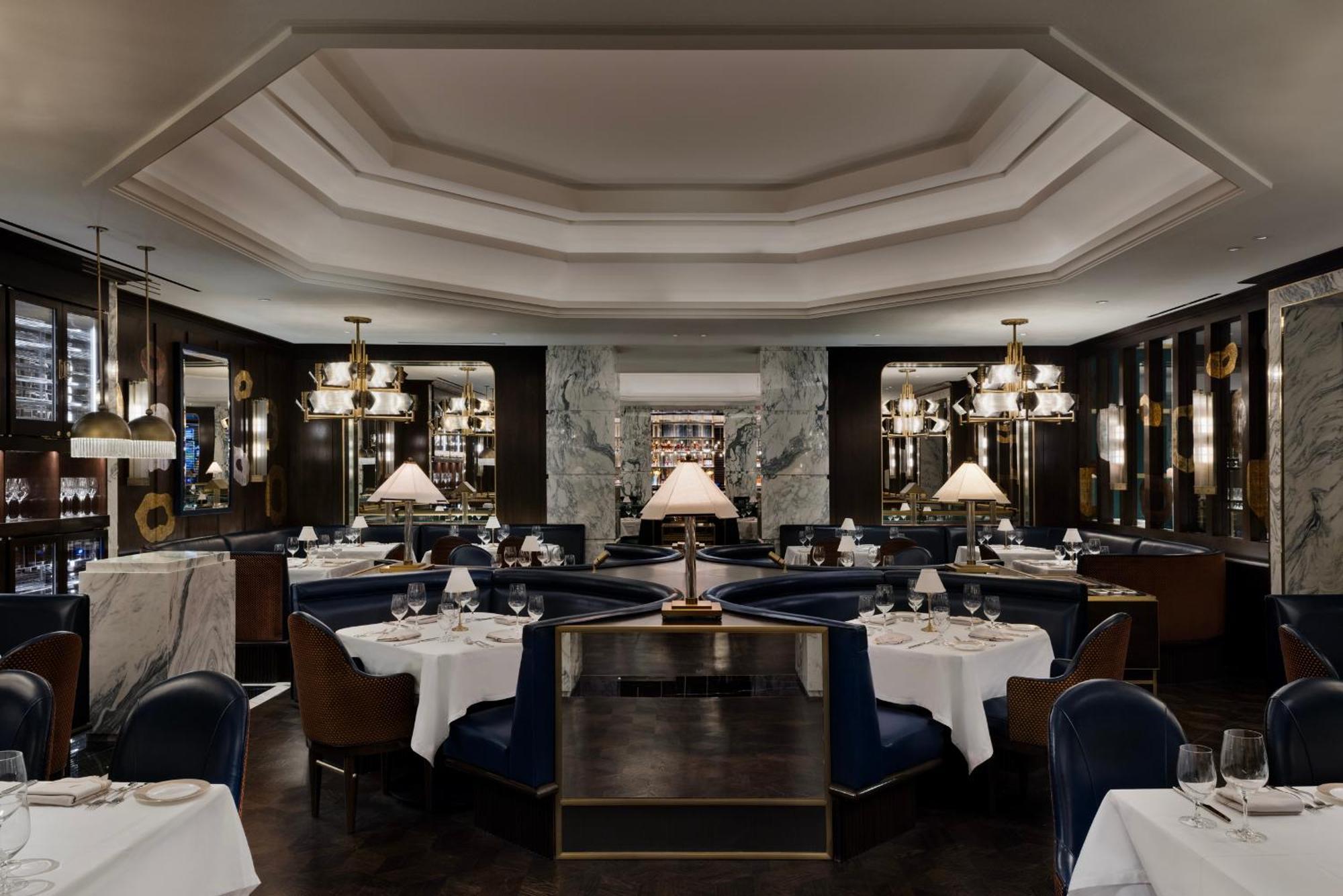 Fontainebleau Las Vegas Bagian luar foto The interior of the restaurant