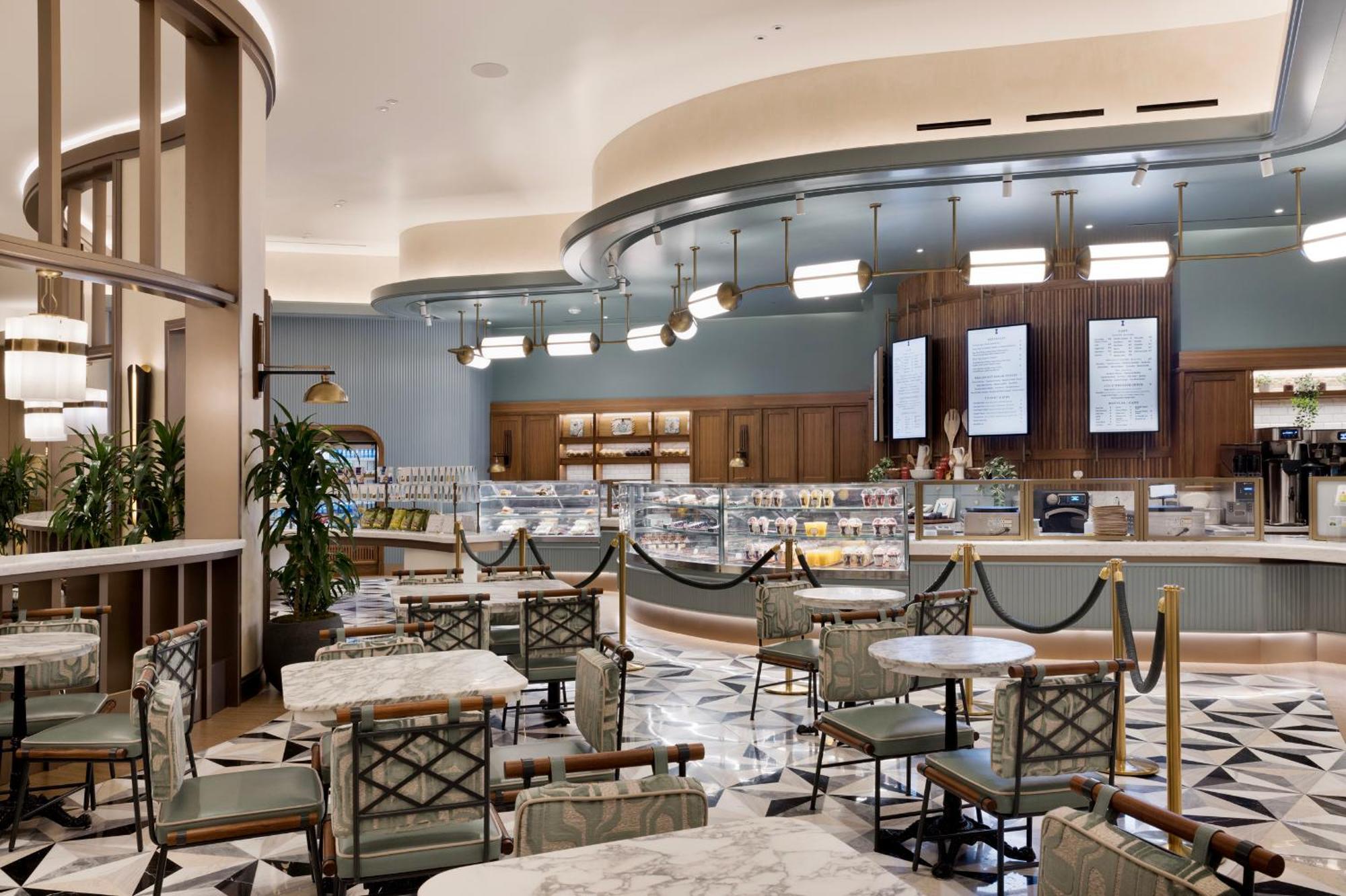 Fontainebleau Las Vegas Bagian luar foto The interior of the lounge
