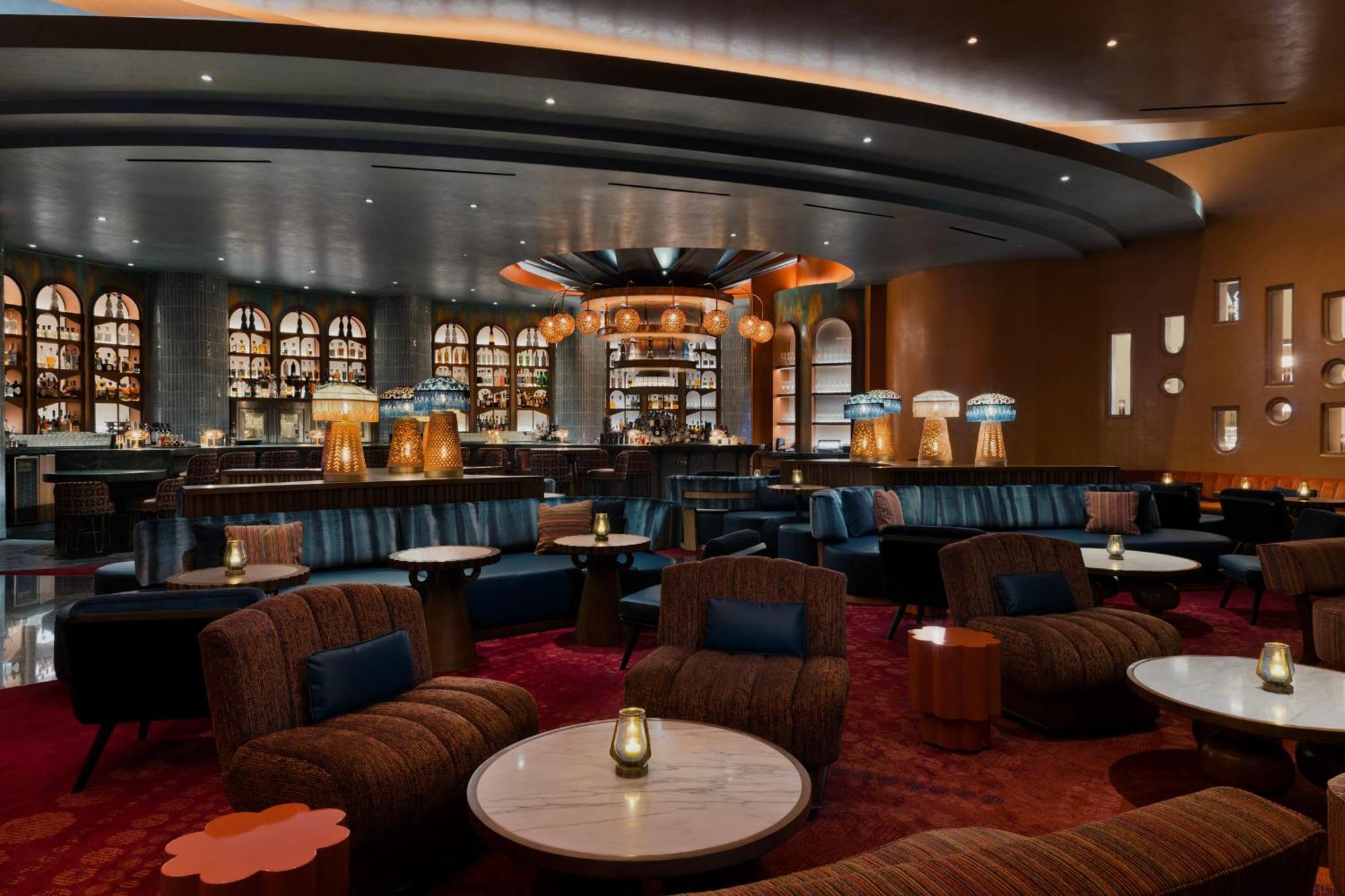 Fontainebleau Las Vegas Bagian luar foto The interior of the bar