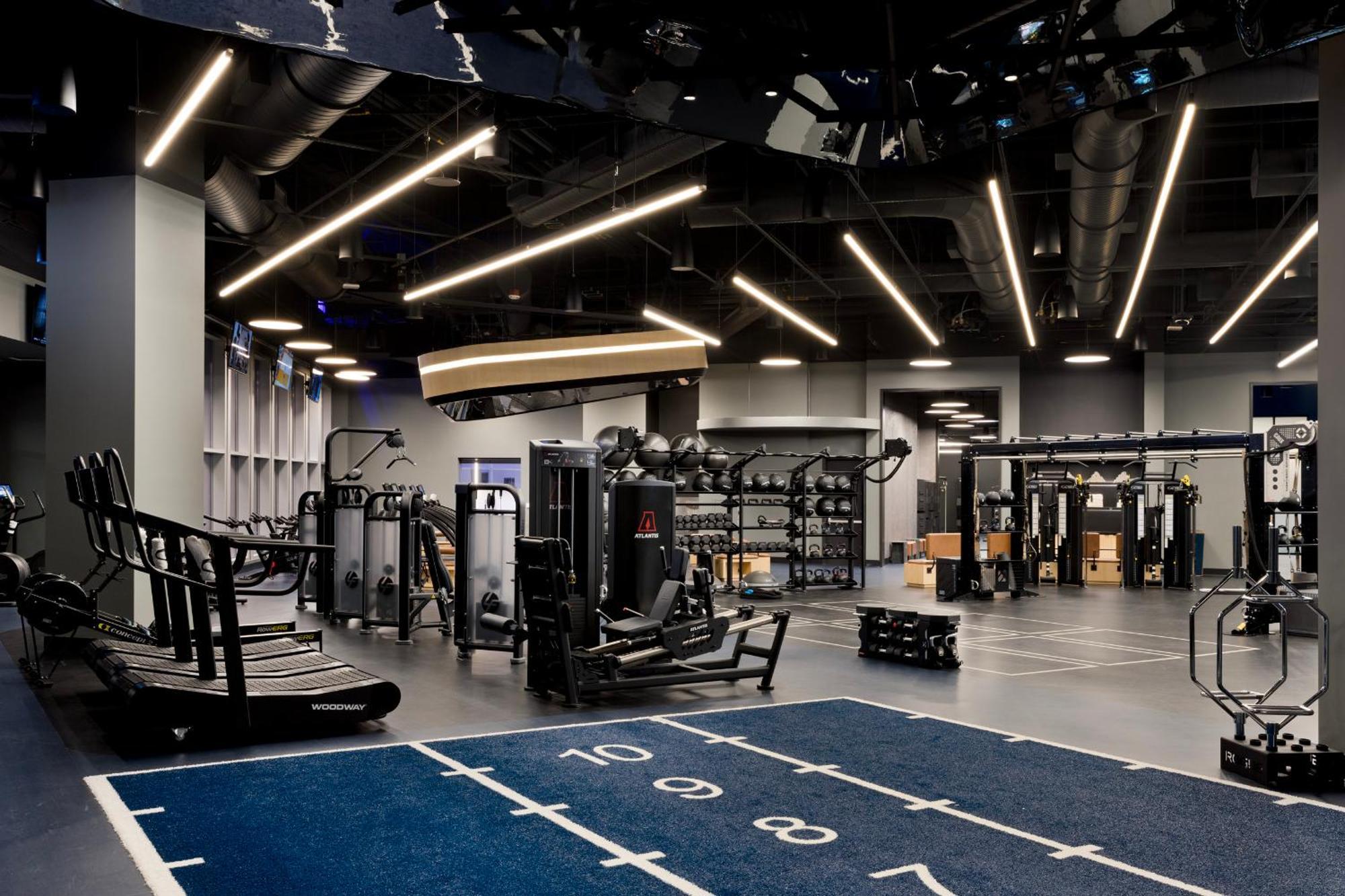 Fontainebleau Las Vegas Bagian luar foto The gym at the 2018 London Marathon