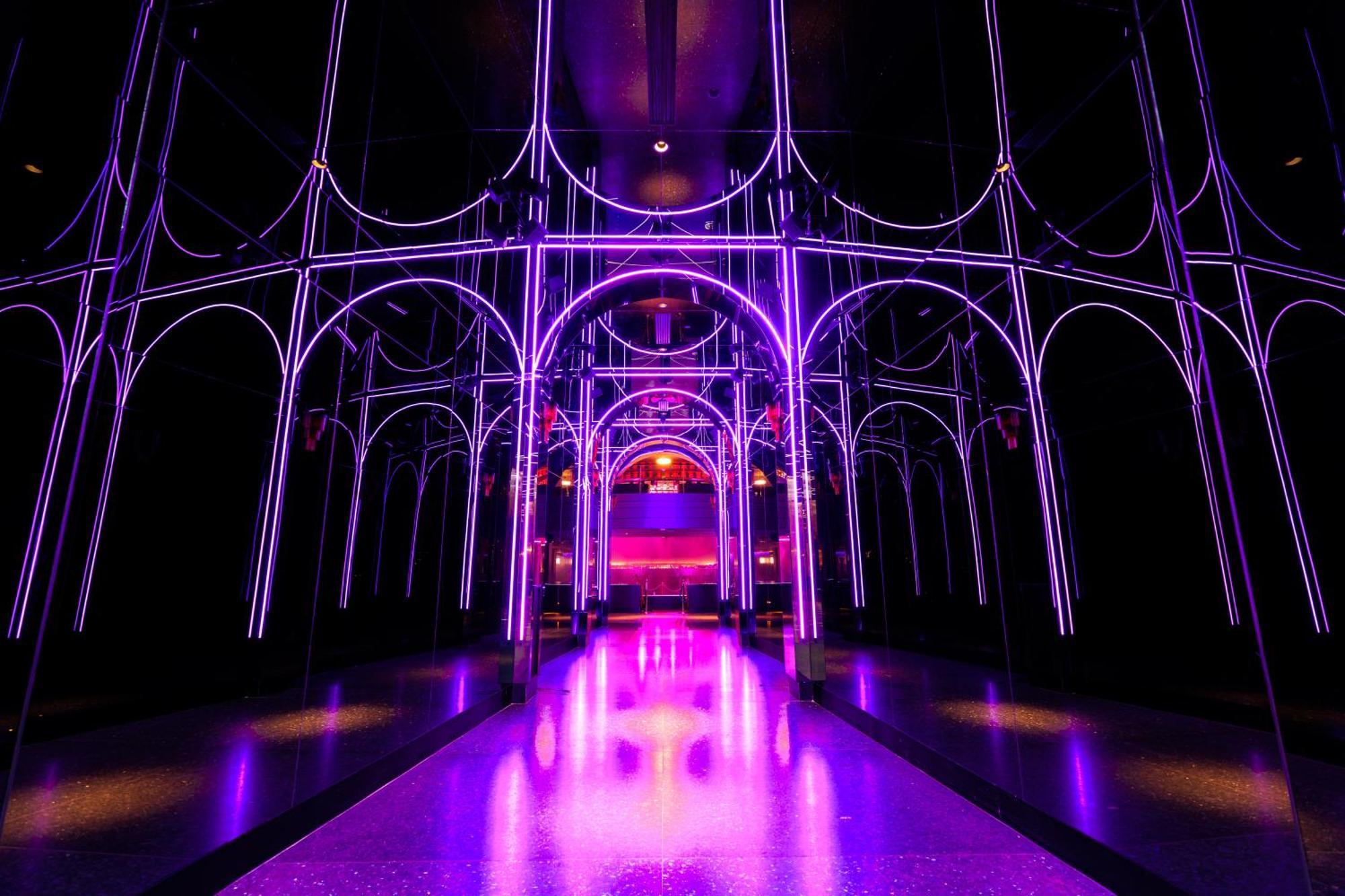 Fontainebleau Las Vegas Bagian luar foto The interior of the nightclub